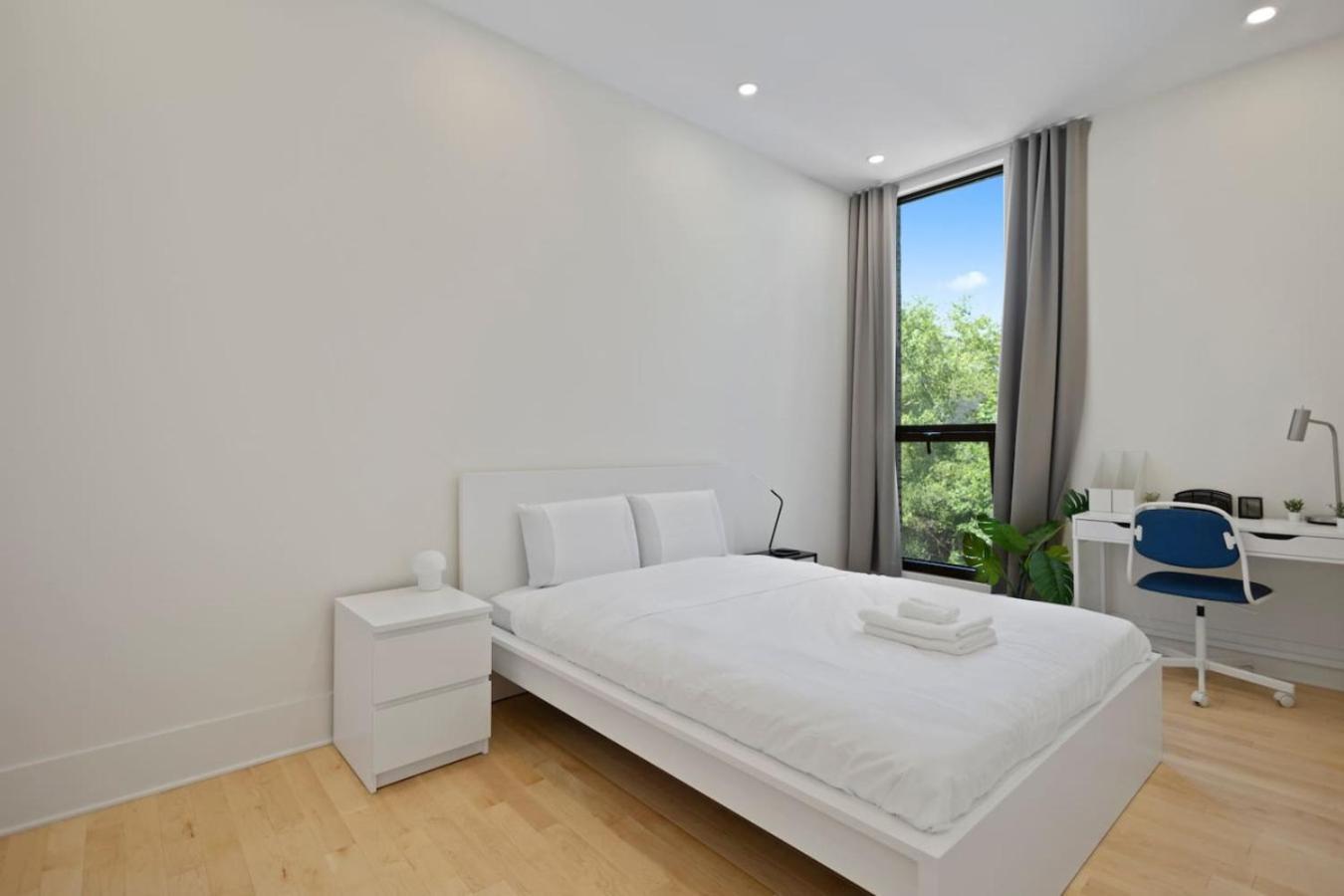Amazing And Spacious 5br2b In Heart Of Plateau Zt8 * Montreal