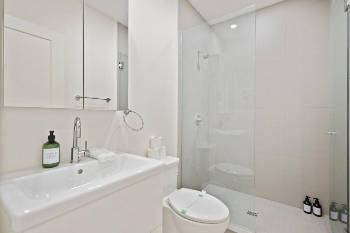 Amazing And Spacious 5br2b In Heart Of Plateau Zt8 Apartment *