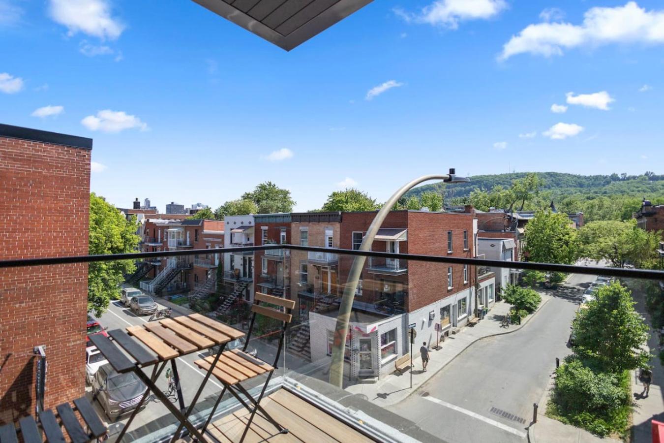 Amazing And Spacious 5br2b In Heart Of Plateau Zt8 Apartment Montreal